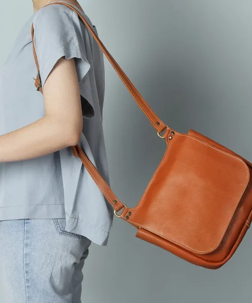 کیف دوشی چرم طبیعی زنانه