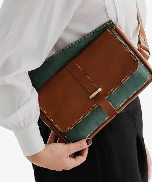 کیف دوشی چرم طبیعی زنانه مدل هایکا