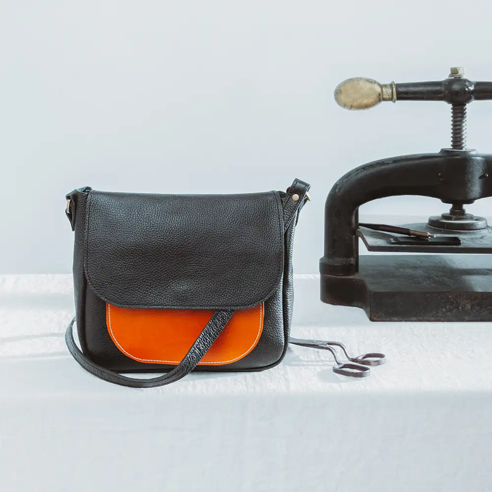 کیف دوشی زنانه