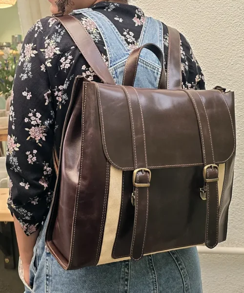 کوله پشتی چرم طبیعی و برزنت مدل هورام