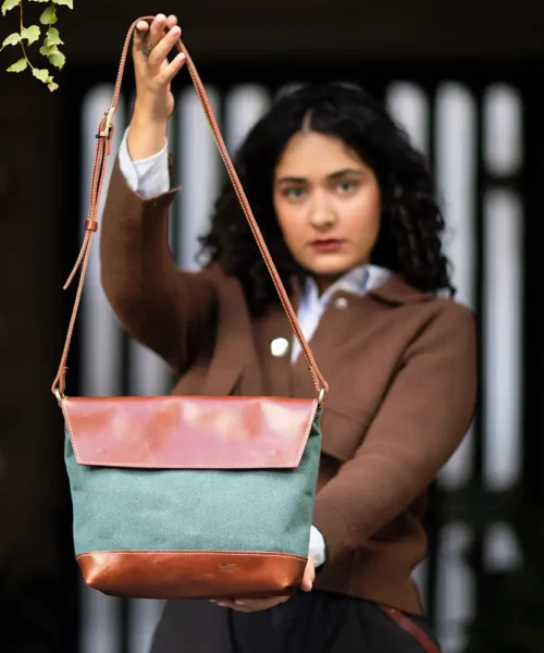کیف دوشی چرم طبیعی و برزنت