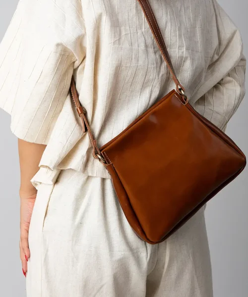 کیف رو دوشی چرم طبیعی زنانه مدل شانلی