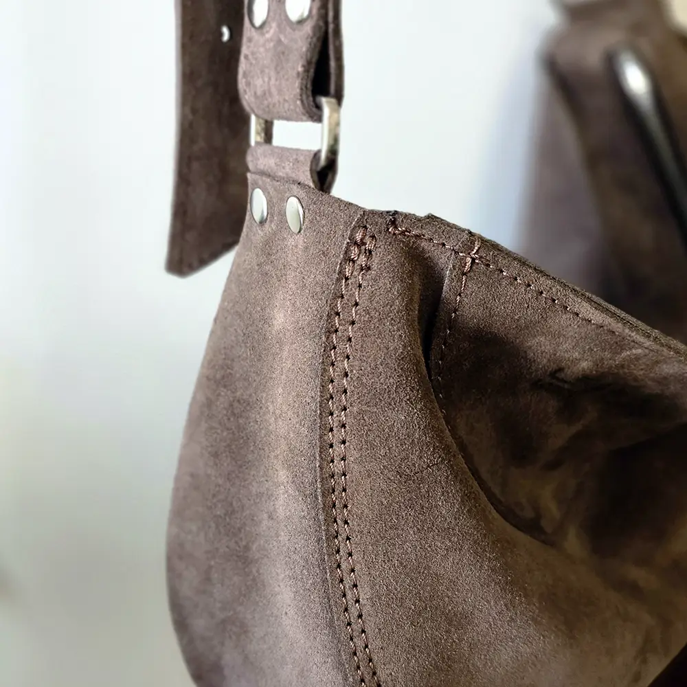 جزییات کیف چرم طبیعی زنانه مدل ابرا