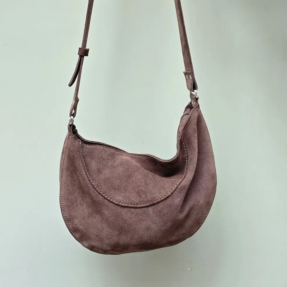 کیف رو دوشی چرم طبیعی زنانه مدل ابرا