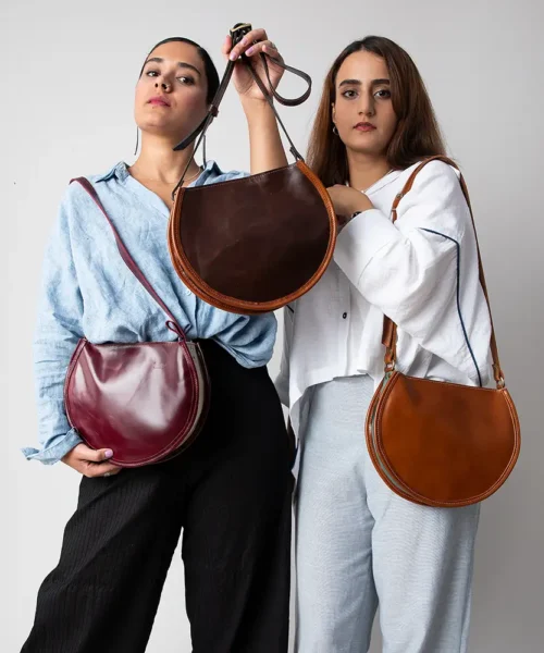 کیف دوشی زنانه چرم طبیعی مدل طناز