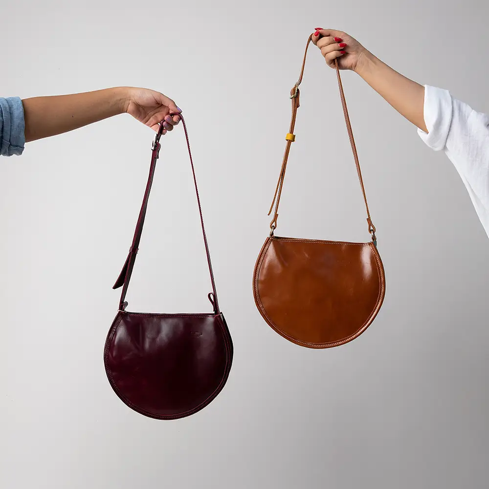 کیف رودوشی زنانه چرم طبیعی مدل طناز