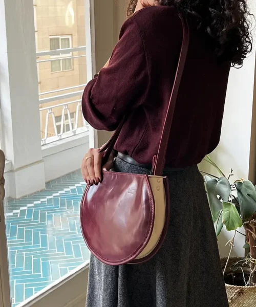 کیف دوشی زنانه چرم طبیعی مدل طناز